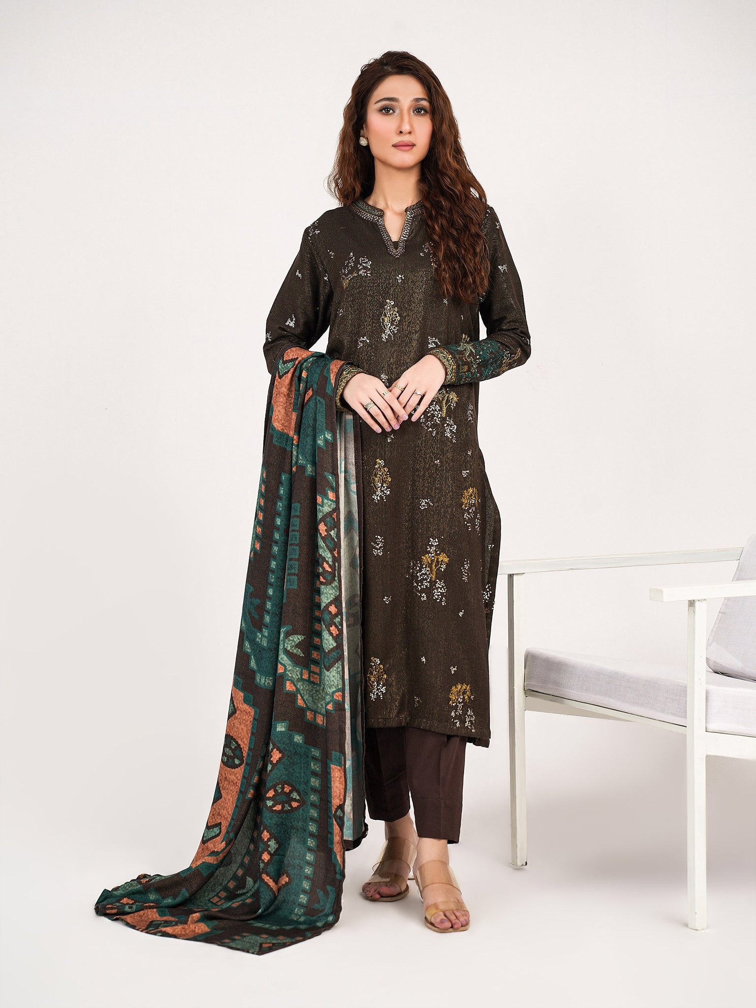 3 Piece Zari Karandi Suit-Embroidered (Pret)
