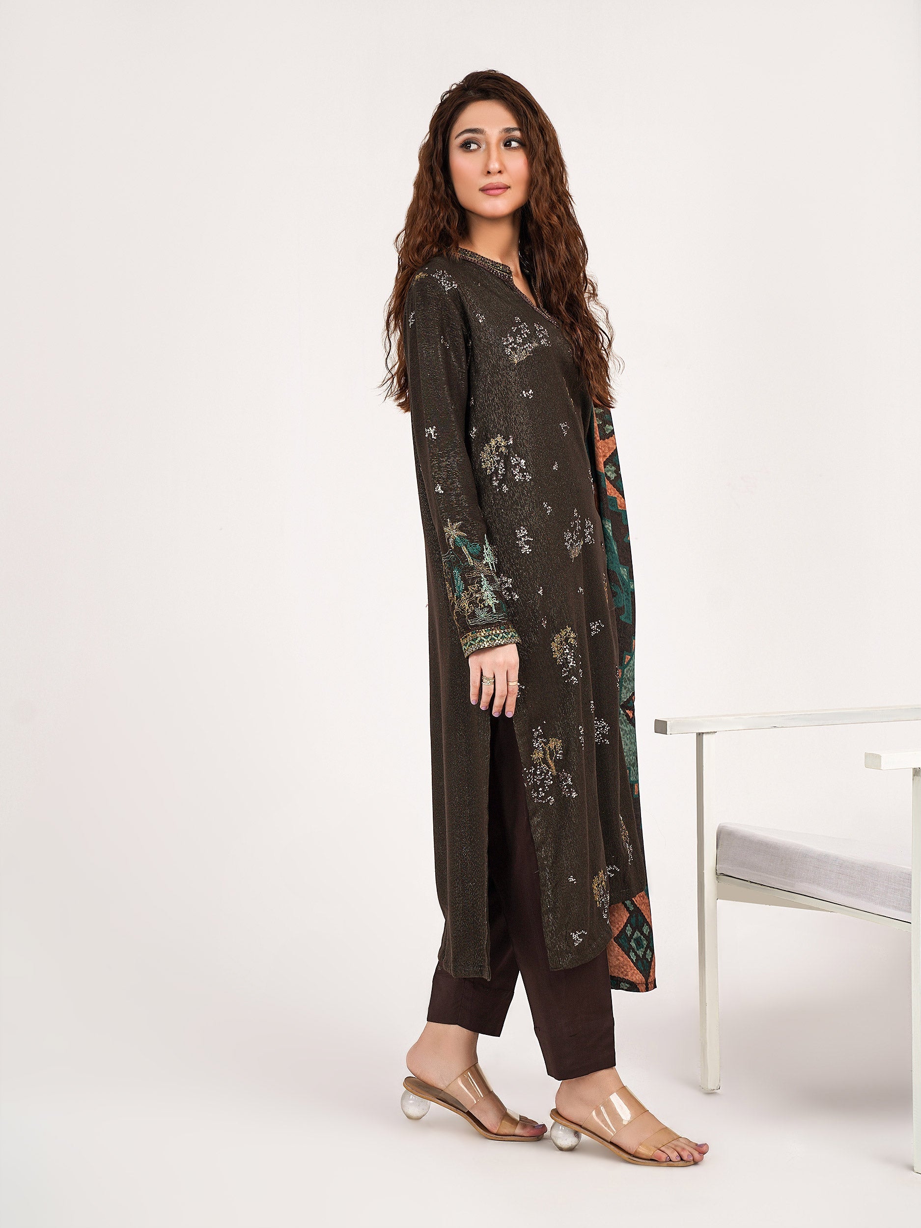 3 Piece Zari Karandi Suit-Embroidered (Pret)