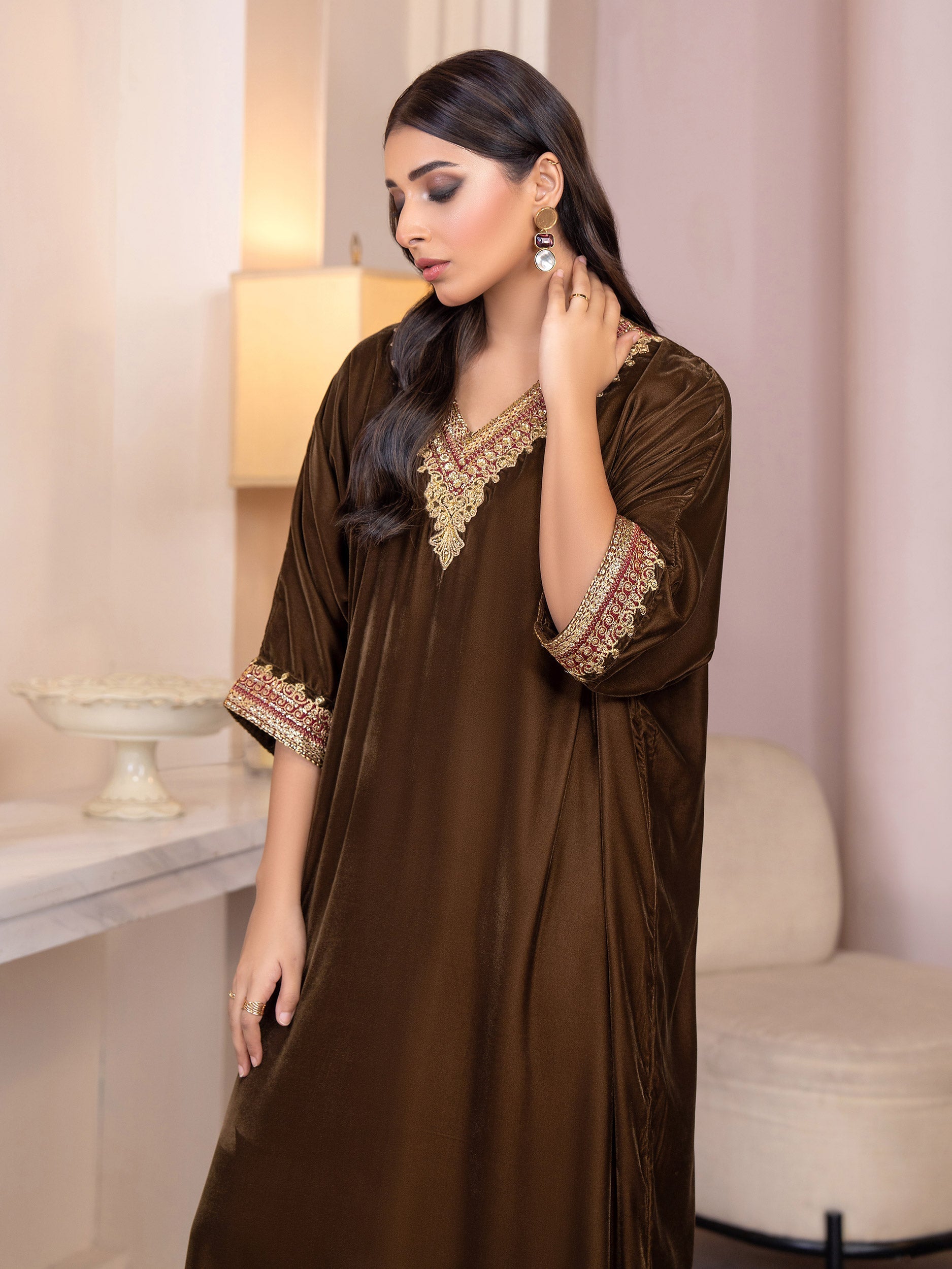 Velvet Kaftan-Embroidered(Pret)
