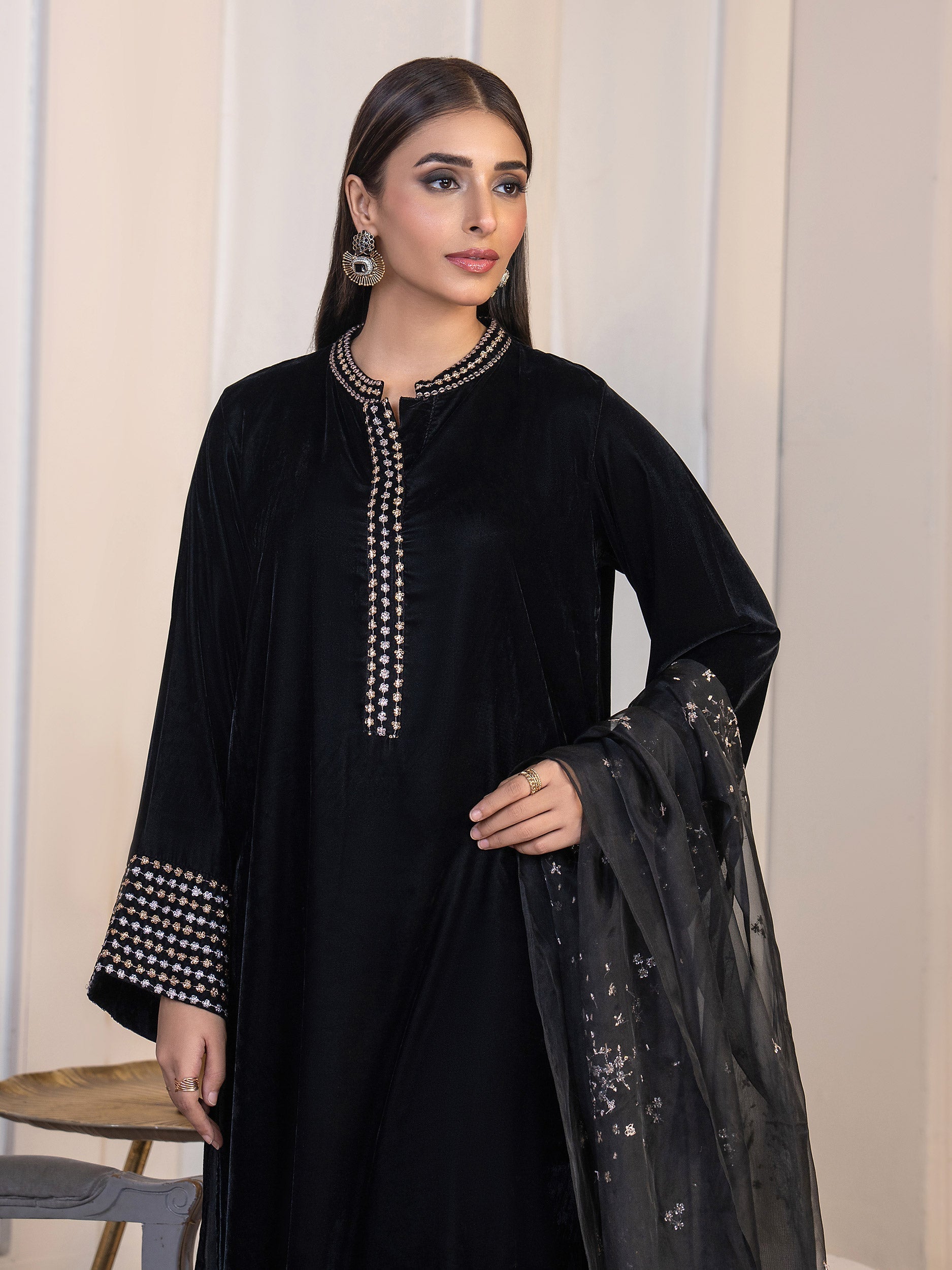 3 Piece Velvet Suit-Embroidered(Pret)