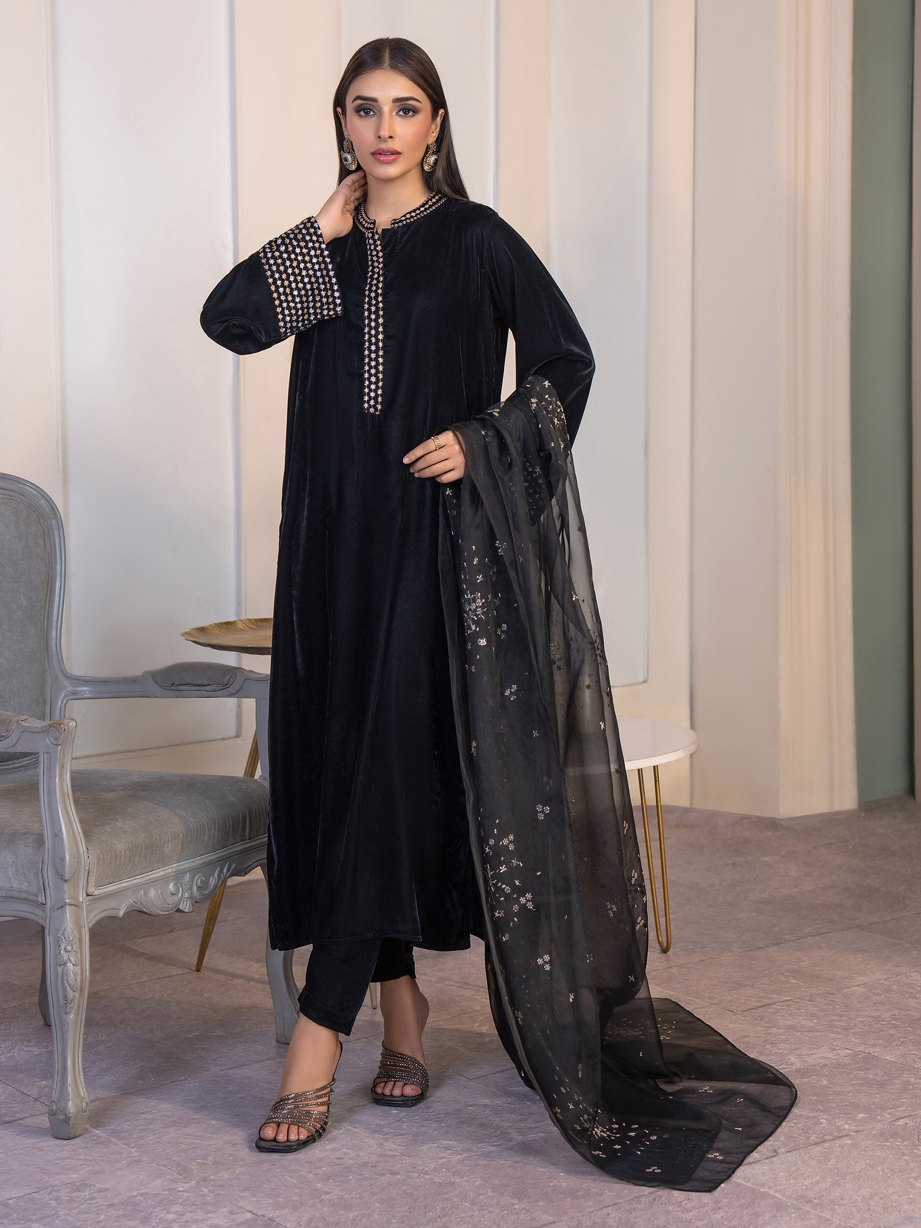 3 Piece Velvet Suit-Embroidered(Pret)