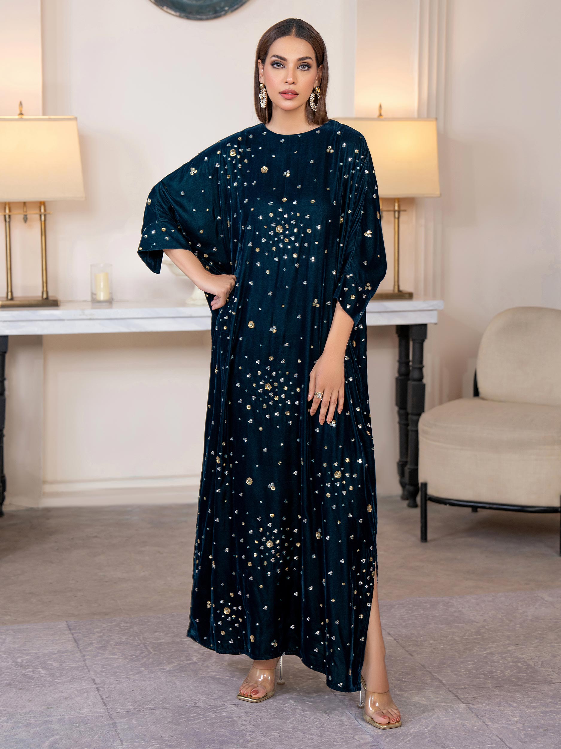 Velvet Kaftan-Embroidered(Pret)